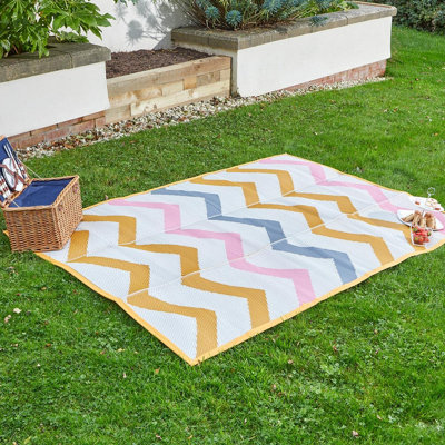 Zig Zag Alfresco Picnic RugDurable Water Resistant Foldable Portable Outdoor Blanket Mat With Carry Handles90 X 180Cm from B&Q
