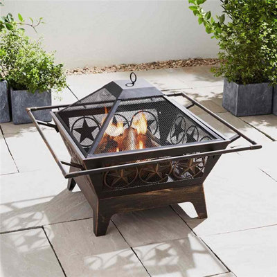 BillyOh Star Outdoor Fireplace With Mesh LidGrill & Poker from B&Q
