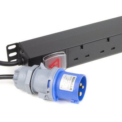 Kenable Pdu Uk Sockets 10 Way To 16A Commando Power Distribution Unit Vertical 3M from B&Q