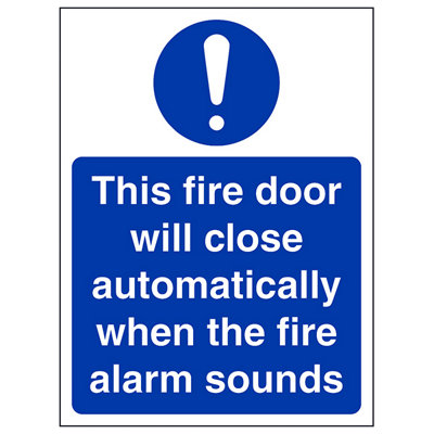 V Safety Door Close When Alarm Sounds Fire SignRigid Plastic 150X200mm (X3) from B&Q