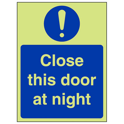 V Safety Close Door At Night Fire Door SignGlow In The Dark150X200mm (X3) from B&Q