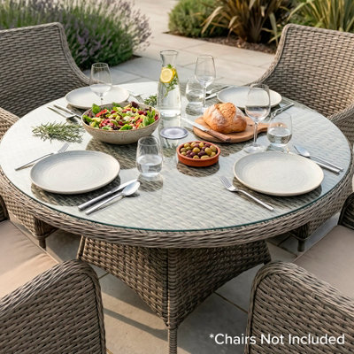 B&Q Brown Dellonda Chester Round Rattan Garden Dining Table, Glass Top,, 110Cm