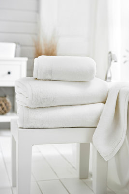 Deyongs Palazzo Ultimate Plush Cotton Towels from B&Q