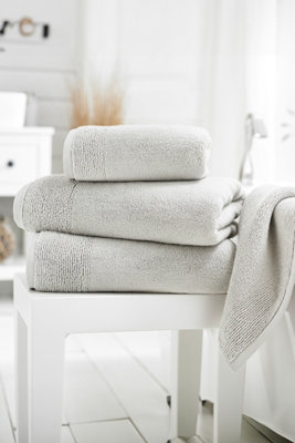 Deyongs Palazzo Ultimate Plush Cotton Towels from B&Q