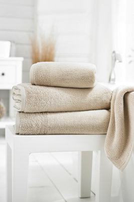 Deyongs Palazzo Ultimate Plush Cotton Towels from B&Q