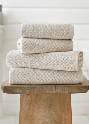 Deyongs Romeo Quik Dri Cotton Towel from B&Q