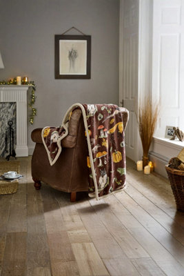 Deyongs Autumn Animals Throw Woodland Squirrel & Hedgehog Sherpa Blanket 130X170Cm from B&Q