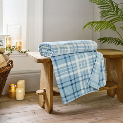 Deyongs Snuggle Check Throw  240Gsm Coral Fleece Printed from B&Q