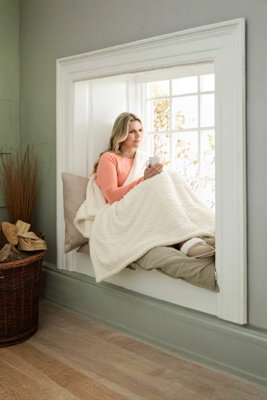 Deyongs Cream Cable Heated Throw 140X180cm Luxury Electric Blanket With Super Soft Sherpa