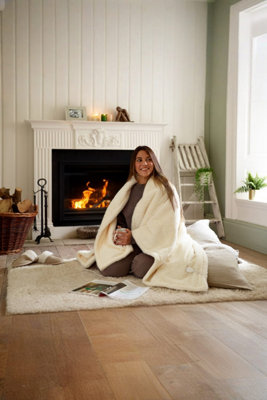 B&Q -  Sandringham Cream Faux Fur Heated Throw 130X170Cm Luxurious Electric Ultra-Soft Blanket 10 Temperature Settings