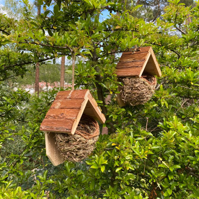 B&Q -  Woven House Martin Bird Rounded Cup Nesters With Wooden Roof (Set Of 2)