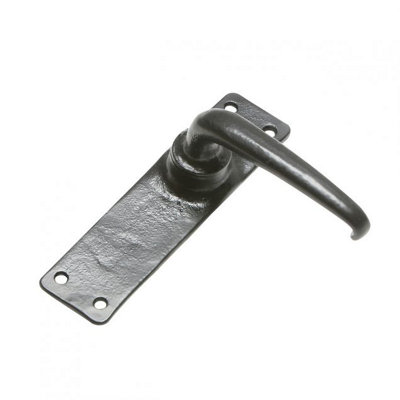 Kirkpatrick Smooth Lever Latch PairBlack (2456) from B&Q