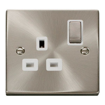 Click Scolmore Click Vpsc535Wh Deco 13A 1 Gang Single Socket from B&Q