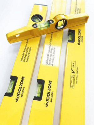 Toolzone 4Pc Spirit Level Set 0.5 mm/m With Ba 24" 72" 48" & 10" Scaffold Level from B&Q