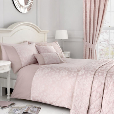 B&Q -  Blossom Premium Woven Jacquard Pink Floral Blossom Duvet Cover Set
