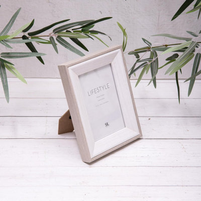 Annibells White Wood Natural Photo Frames (14650)4 X 6" from B&Q