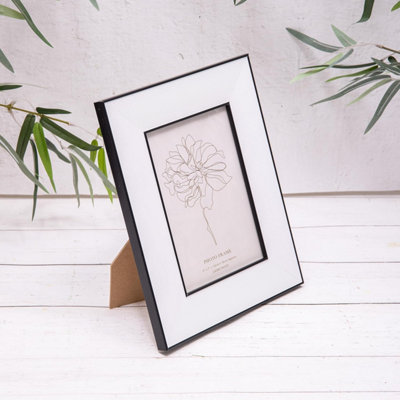 Annibells Black Edged White Ribbed Wood Photo Frames (16409)5X7 from B&Q