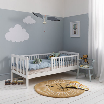 Nöa & Nani Noa & Nani Toddler Bed With Pull-Out Trundle In White Leonora