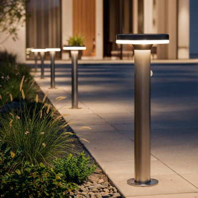 B&Q -  Helios 6W Solar Led Post Light With Motion Sensor  3000K Warm White