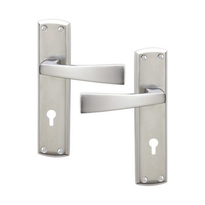 Intelligent Hardware Uap Ritz Polished/satin Chrome Internal Door Handles Pair- Lever On Backplate Lock Set from B&Q