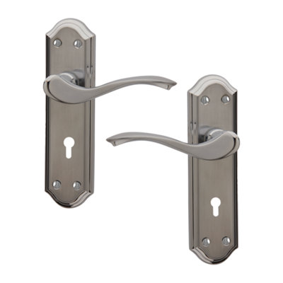 UAP Limited Uap Windsor Polished/satin Chrome Internal Door Handles Pair- Lever On Backplate Lock Set from B&Q