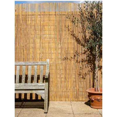 Primrose Bamboo Slat Natural Garden Fence Screening Roll Privacy W4M X H1.2M from B&Q