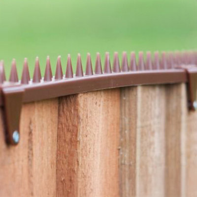 Pestbye Featherboard Thin Fence Spikes Cat Deterrent Anti Climb Brown Single from B&Q