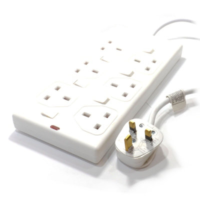 B&Q -  Switched 6 Gang Mains Extension Lead 6 Way Uk Power Sockets White 5M