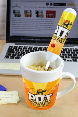 Pot Noodle Curry Mug And Spinning Fork - Image 4