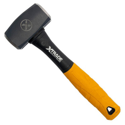 Xtrade Club Hammer 1Kg 2.5Lb Lump Sledge Fibreglass Shaft Rubber Grip X0900079 from B&Q