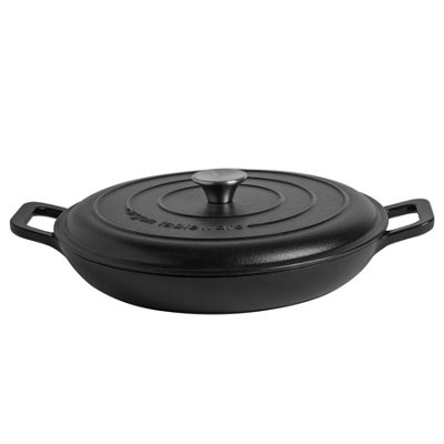 Argon Tableware 2.3L Shallow Cast Iron Casserole Dish With Self-Basting LidMatte Black2.43Qt Dutch Oven Roasting Dish from B&Q
