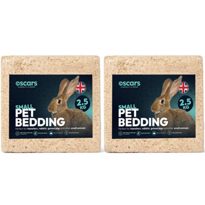 Oscars Medium Bale Small Pet BeddingBiodegradableNon-Scented Wood Shavings For RabbitsHamstersGuinea Pigs5Kg from B&Q