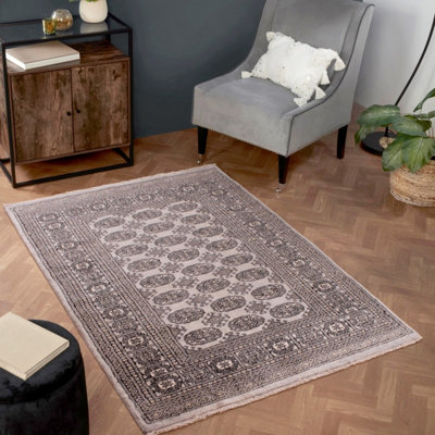Grey Luxurious Bordered Traditional Floral Geometric Wool Handmade Rug For Living Room Bedroom & Dining Room-120Cm X 180Cm from B&Q