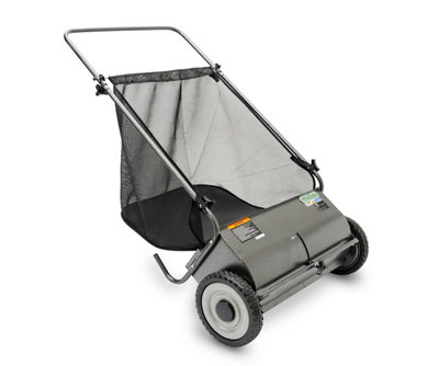 The Handy Thpls 66Cm Push Lawn Sweeper from B&Q