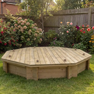 6Ft Octagonal Wooden Sandpit295mm Height27mm Thick WallInc Heavy Duty Lid from B&Q