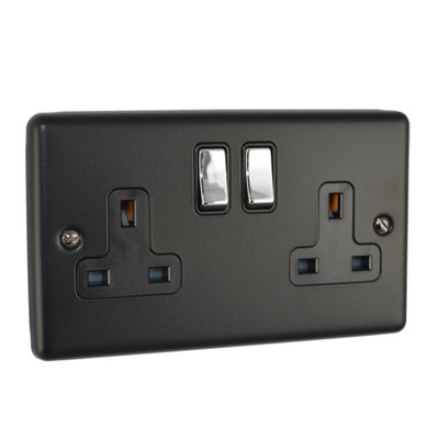 Windsor 2G 13Amp Socket Matt Black W P/chrome Rocker from B&Q