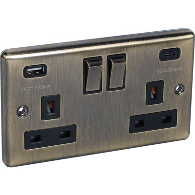 Windsor Antique Brass 2G Usb Type A & C Socket 3.1 Amp from B&Q