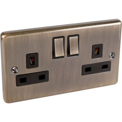 Windsor 2G 13 Amp Socket Antique Brass from B&Q
