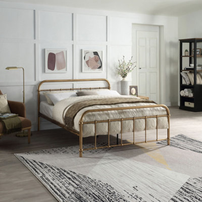 SlumberWorx Tewin Vintage Hospital Style Antique Brass King Size Metal Bed Frame from B&Q