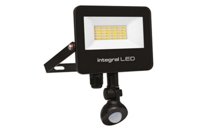 Luminosa Lighting Luminosa Super Slim 2 Floodlight Ip67 2000Lm 20W Tuya 3000/4000/6500K Pir 120Deg. Non Dimmable 100Lm/w Black from B&Q