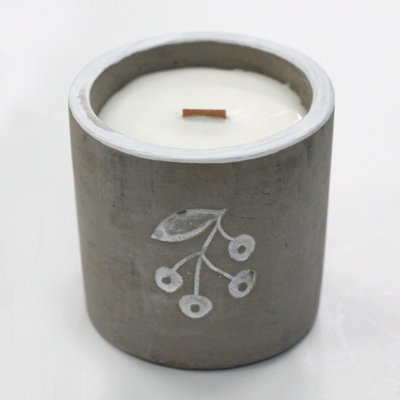 B&Q -  Med Pot Berrys Juniper & Sweet Gin Wooden Wick Concrete Candle 450G