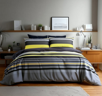 Duvet Cover And Pillowcase Set Zig Zag Stripe Design Polycotton Bed Linen Black from B&Q