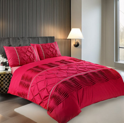 Duvet Cover And Pillowcase Set Pintuck Pleated Design Polycotton Linen Red from B&Q