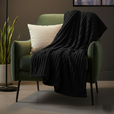 Chunky Ribbed Mink Throw Ultra Soft Warm Elegant Blanket For Sofa Or Bed Black from B&Q