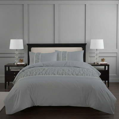 Ruffle Design Duvet Cover Soft Elegant Bedding Set With Pillowcases Silver from B&Q