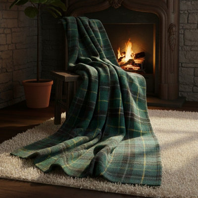 Tartan Check Soft Feel Print Christmas Throw Blanket Home Decor Gift Green 150X200Cm from B&Q