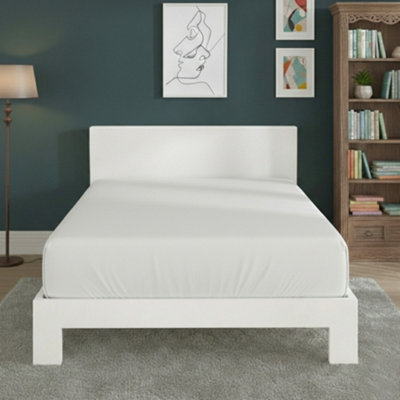 Polycotton Fitted Sheet Extra Deep 40Cm Skirt Easy Care White from B&Q