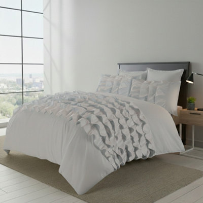 Ruffle Border Duvet Cover Soft Elegant Bedding Set With Pillowcases Silver from B&Q