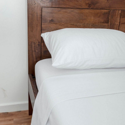 Homescapes White Luxury Brushed Cotton Flannelette Flat Sheet 100% CottonDouble from B&Q