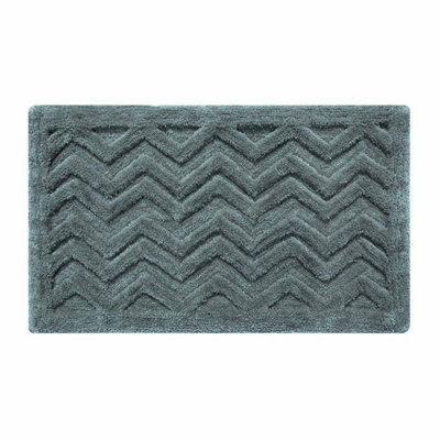 Homescapes Chevron Pattern Thick Grey Bathmat from B&Q
